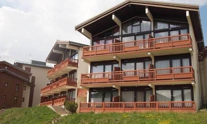 La Rosiere Apartment | 200m from ski slopes, 2nd floor, view valley, tv, ski locker, 25m², La Rosière