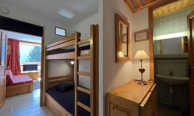 Plan Peisey Apartment | 200m from ski slopes, 3rd floor, balcony, tv, ski locker, 24m², Peisey-Vallandry