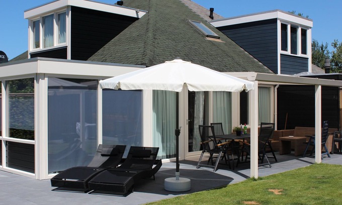 Stavenisse House | 200m from the sea, 6 person house with sauna, swimming pool, tennis and playground