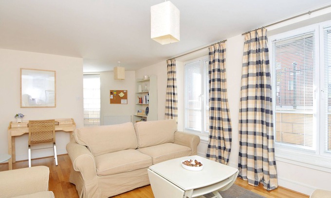 Bonnington Apartment | 201 Annandale Street
