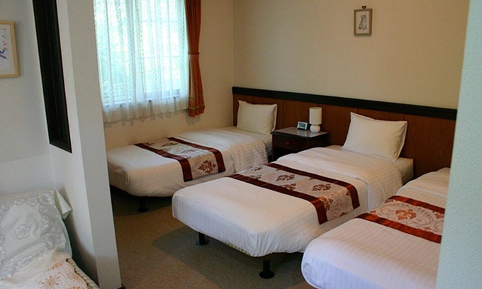 Yamanakako Hotel | 201 western style four bed roomYamanaka Lake View/Minamitsuru-gun Yamanashi