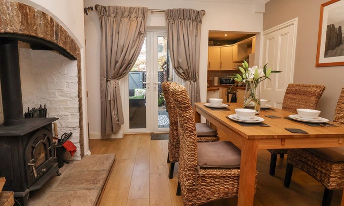 York Cottage | 202 Salisbury Terrace