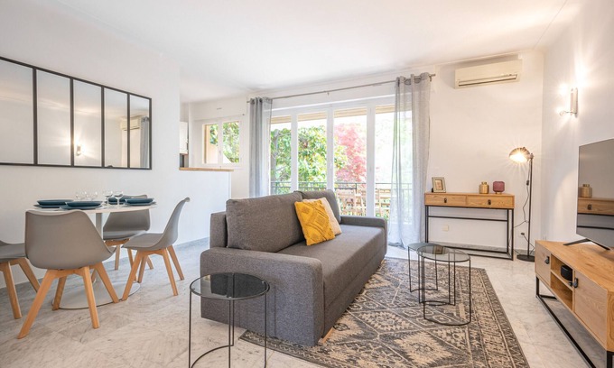 Cannes Apartment | 203 Smile