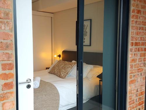 George Central Apartment | 209 The Meadows