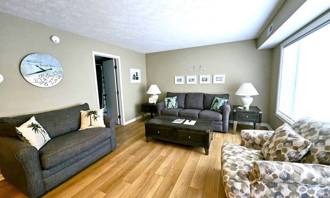 Elk Rapids Condo | #21 ELK RAPIDS BEACH CONDOMINIUM