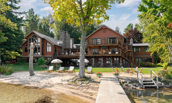 Kewadin House | 22 Mins to the Horse Show! Amazing 10k sqft Home on Torch Lake