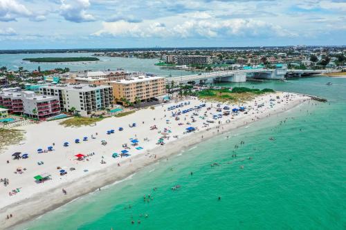 Madeira Beach House | 229 Surf Song Resort