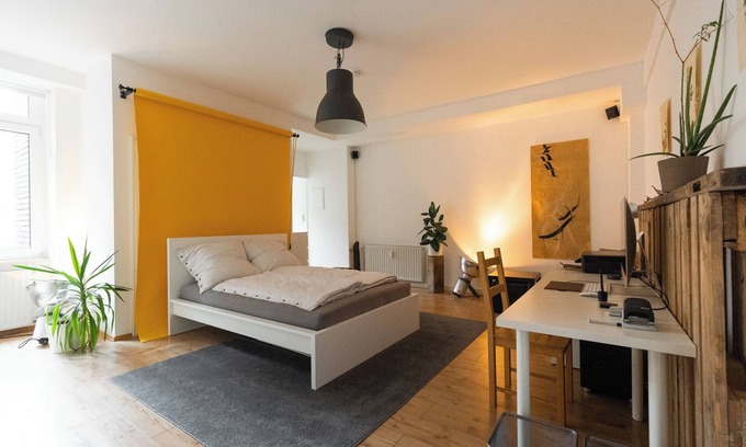 Erfurt Apartment | 230m² old building loft | winter garden with table tennis & darts space for 10 people