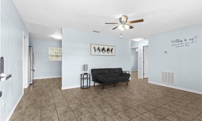 Florida South Atlantic Coast House | 2334 - Peaceful 3-bedroom house with AC in Avon Park