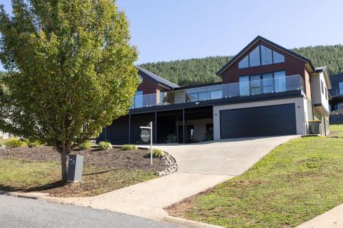 Bright House | 24 Mountain Mist