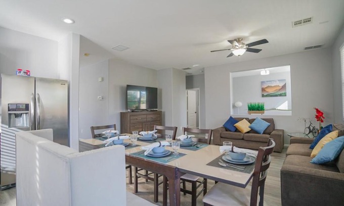 North Las Vegas House | 2400SqFt House 6beds 3bath Pool table BBQ