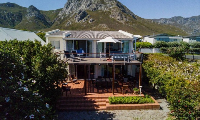 Voelklip House | 245 on 10th - Pet friendly, inverter, at the beach