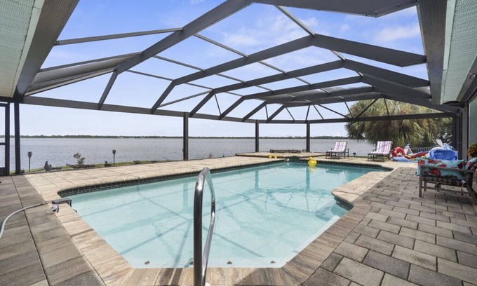 Gulf Cove House | 2459 Dixon Terrace @ Port Charlotte, FL