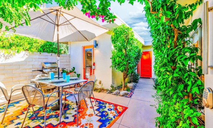 Old Las Palmas Apartment | 25%Off Oct 23-26! Great Reviews/Location -Pool/Spa