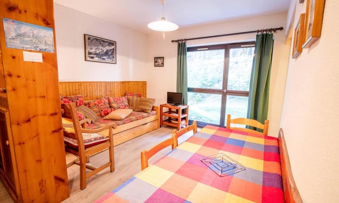 Villarodin-Bourget Apartment | 250m from ski slopes, 1st floor, terrace, parking, tv, ski locker, 30m², La Norma