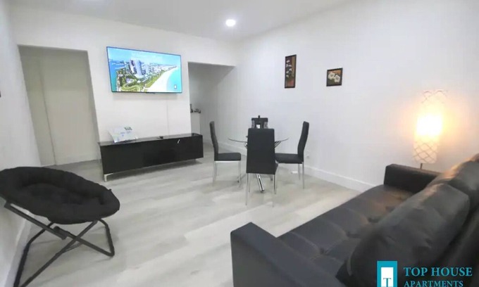 Flagami Apartment | 251 Airport/Top House Apartment 4