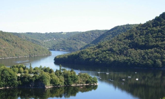 Saint-Jacques-d'Ambur Ski Chalet | 25km VULCANIA Clermont - 500m equipped beach (lake 450 hectares)