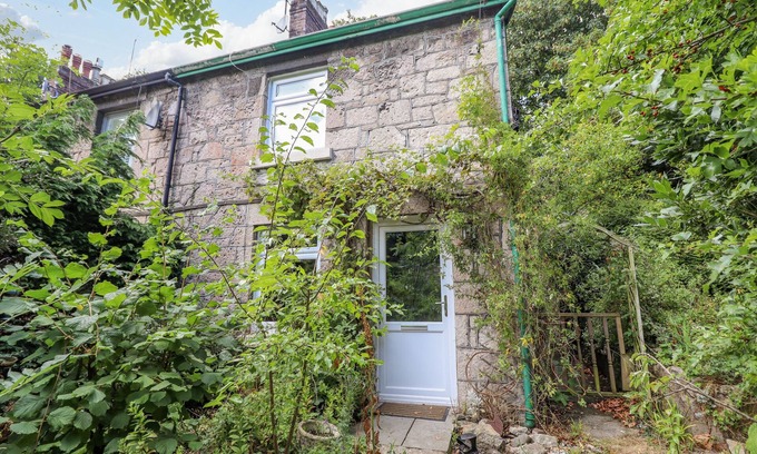 Old Colwyn Cottage | 26 LLAWR PENTRE, pet friendly, with open fire in Old Colwyn