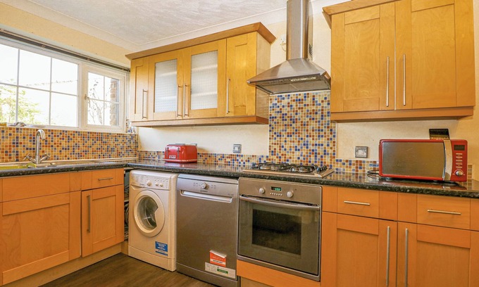 Brighton Cottage | 27 PATCHDEAN, pet friendly, with a garden in Hove