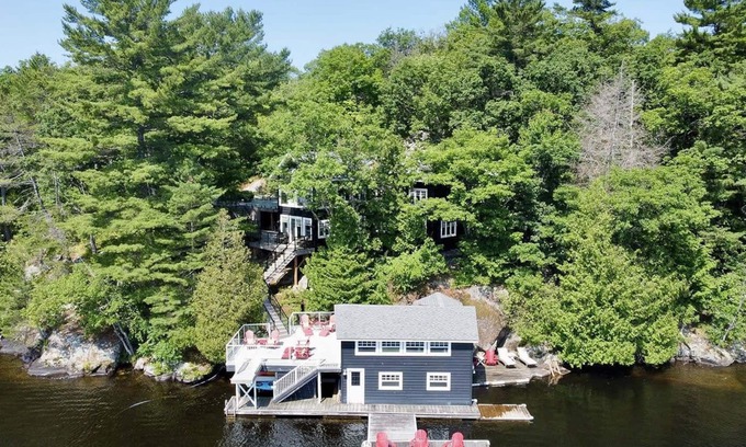 Muskoka Lakes House | 277 Lake Muskoka Summ