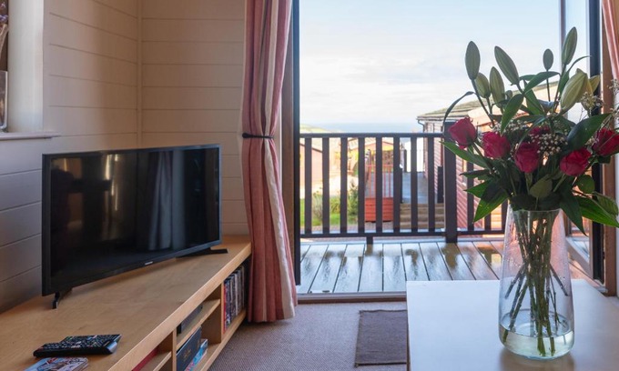 Mullacott House | 28 Ocean Terrace Lodge - 3 Bed-Sleeps 6-TJS28OT