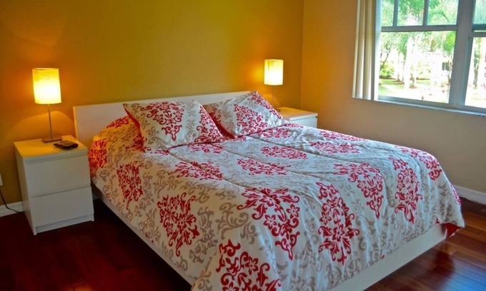 Mission Bay Apartment | 280D - Boca Retreat w/Pool, Parking, Near Evert Tennis & Shops