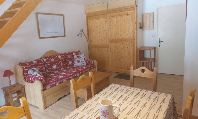 Valloire Apartment | 280m from ski slopes, 3rd floor, balcony, parking, tv, ski locker, 48m², Valloire