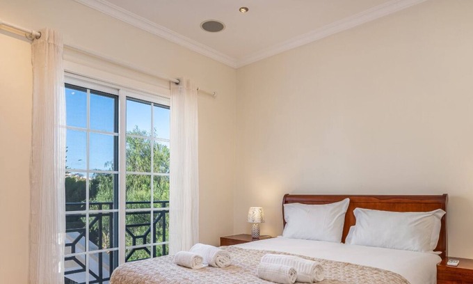 Areias de Sao Joao Apartment | #289 T2 Almeida Garret F by Home Holidays