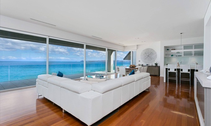 Port Elliot House | 29 Barbara - Beachfront - Luxury - Linen Included - Wi-Fi