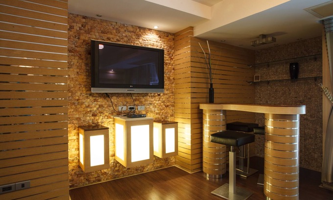 Khlong Toei Nuea Apartment | 2B - 2 Bedroom Downtown Apartment with shared Pool