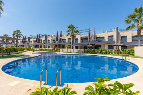 Pilar de la Horadada Apartment | 2BD Coastal Gem with Pool & Terrace - Torre de la Horadada