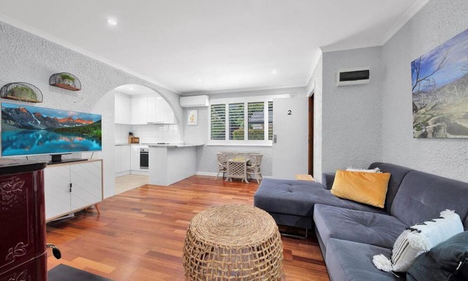 Freeburgh Apartment | 2BDR Holiday Flat near Bright-Entire Place