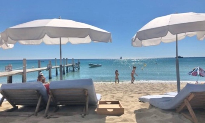 Saint-Tropez City Centre Apartment | 2BdR Luxurious Haven with Parking in Heart of Saint Tropez