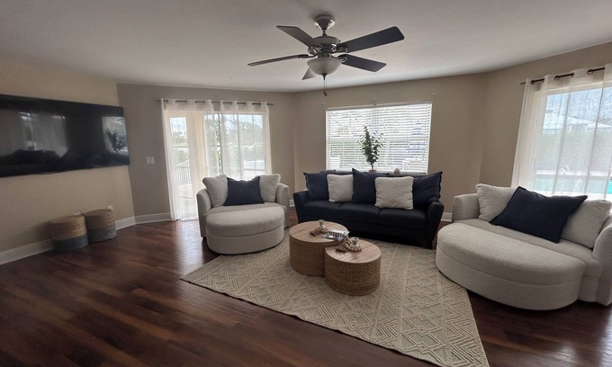 Pelican Condo | 🌞2bdrm2bathrm Luxury condo-Superb SW CapeCoral STEPS from CapeHarbour Marina🌞