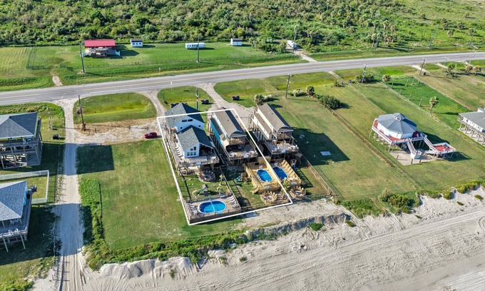 Port Bolivar House | 2BeachfrontHouses! 2HeatedPools! Sleep56! Weddings! Pets! HotTubs! ExtraParking!
