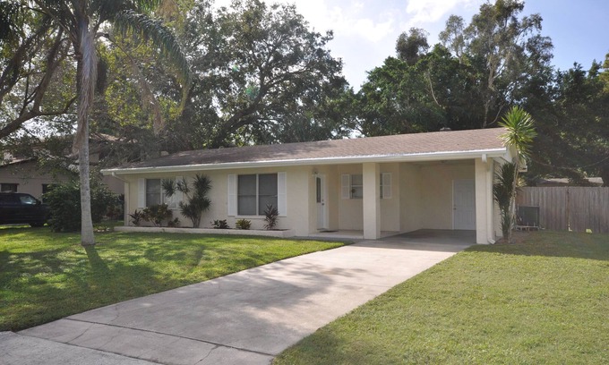 Sarasota House | 2BR/2BA House. Minutes from siesta key beach