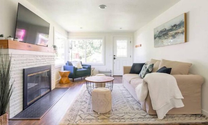 Northgate House | 2BR 2BA Northgate, Seattle Location with Patio, BBQ, and Backyard