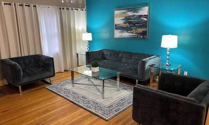 Albany House | 2br Albany Getaway