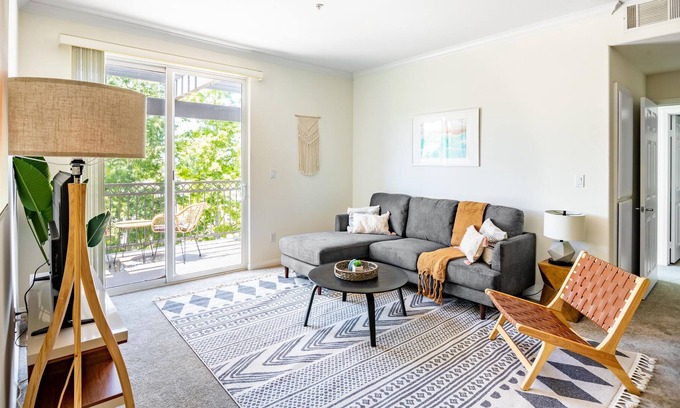 Thousand Oaks Apartment | 2BR Apartment in Thousand Oaks