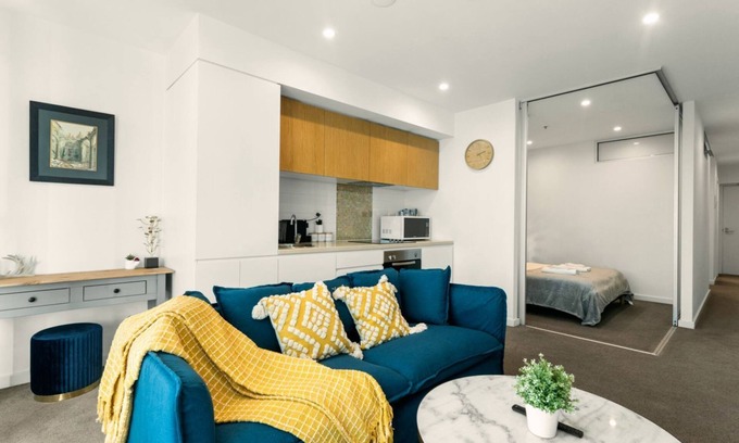 Adelaide Central Business District Apartment | 2BR Apartment on Balfours Way