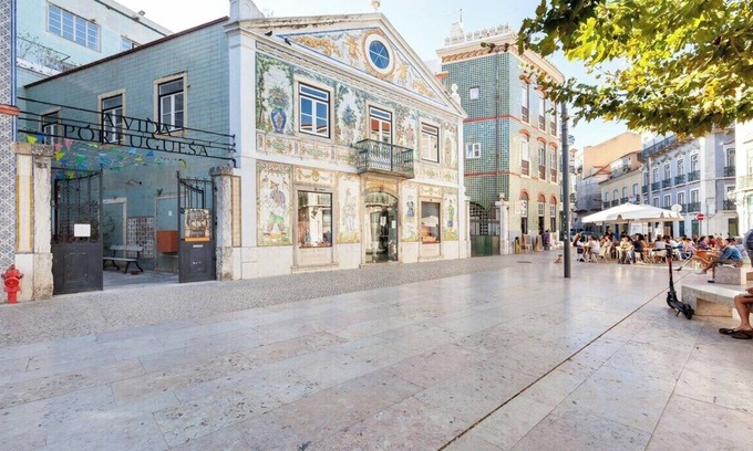 Alfama Apartment | 2BR Apt, Lisbon Summa
