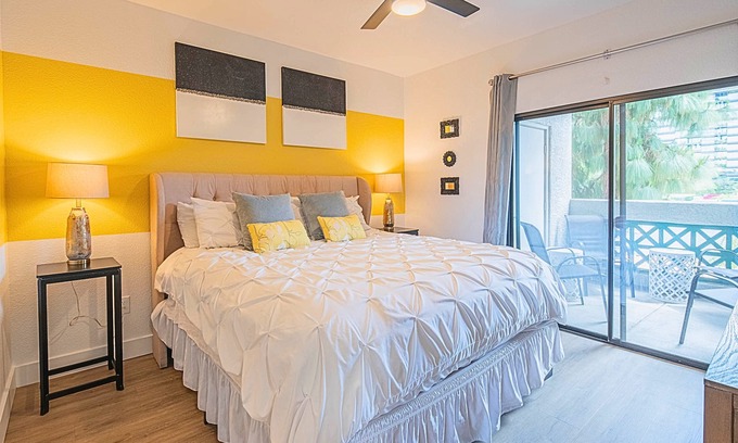 North Scottsdale Condo | 2BR beside Westin Kierland | Pool, Gym, Shopping