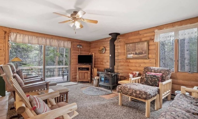 Leadville Cabin | 2BR Cabin–⁠Deck Lake View & Access–⁠BBQ, Pets OK!