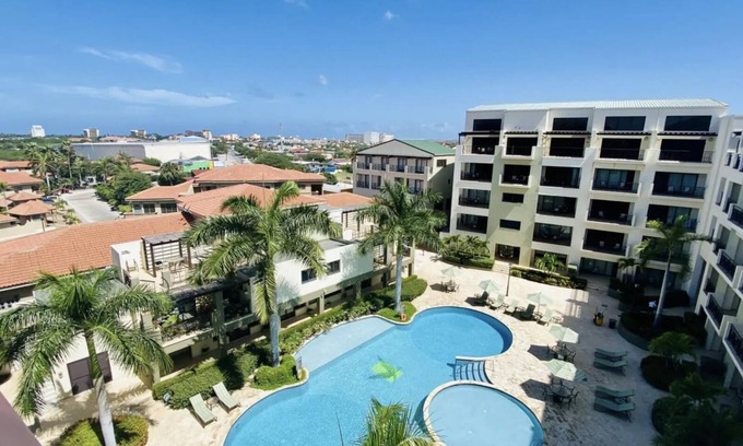 Washington Condo | 2BR Condo 5* Location w/AmazingViews ~ Pool ~ GYM