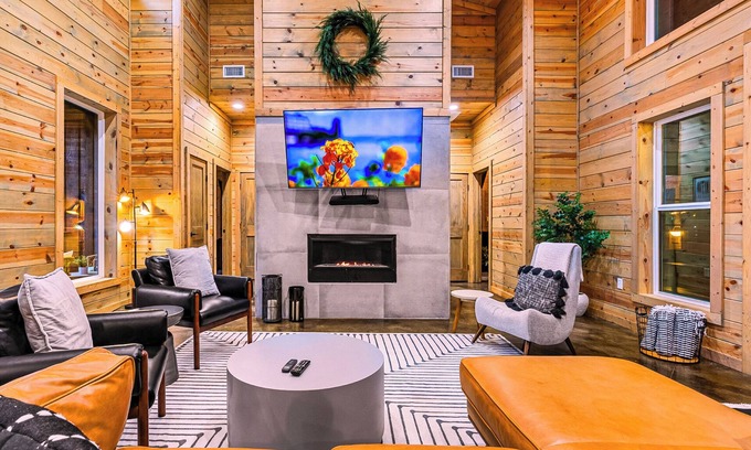 Pickens Cabin | 2BR Cozy Cabin | Firepit, Hot Tub & Luxe Design