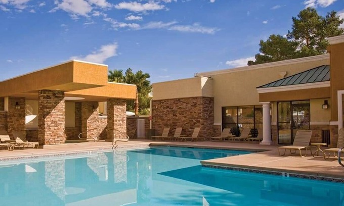 Las Vegas Condo | 2br Deluxe Condo All the Fun of the Vegas Strip!