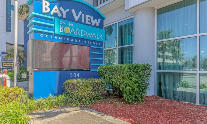 Myrtle Beach Apartment | 2BR Direct Oceanfront Newly Renovated onBoardwalk!