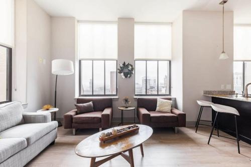 Downtown Baltimore Apartment | 2BR Distinguished Apartment Rooftop Deck & Gym