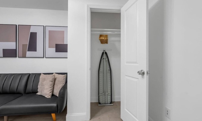 Paterson Apartment | 2BR Fall Retreat near American Dream Mall and NYC