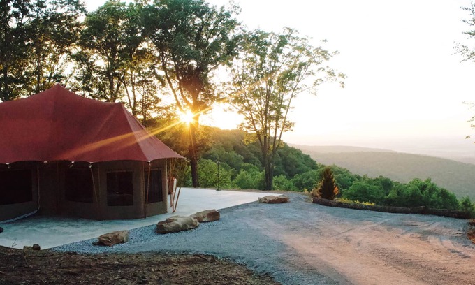 Altamont RV Rental | 2BR Mountain-Valley View A/C Kitchen-Bar Hot-Tub